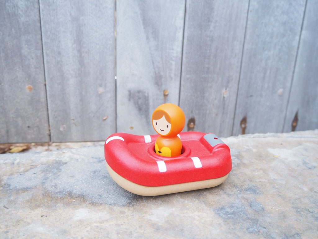 coast boat by plan toys 2