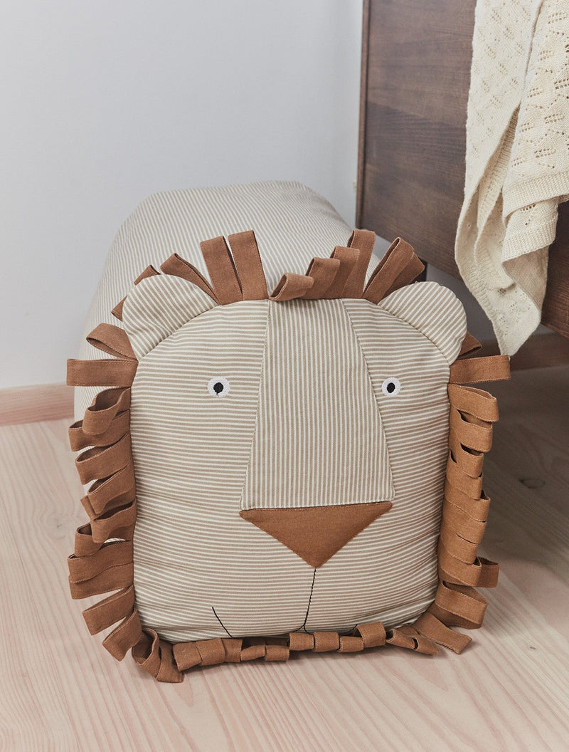 lobo lion beanbag 3