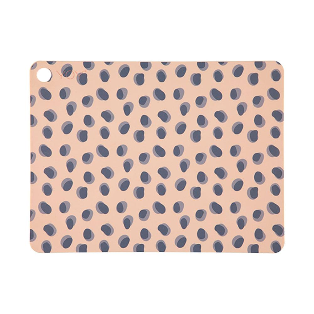 set of 2 placemats in leopard dots by oyoy 1