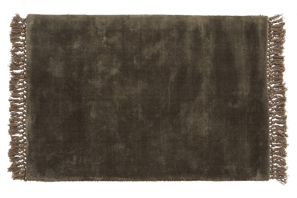 noble warm grey carpet with fringe 1